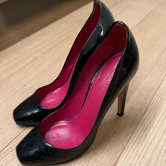 Black heels - Picture 1 of 4